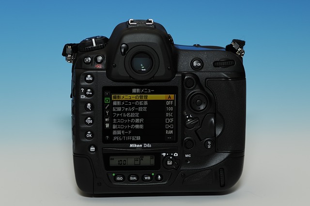 Nikon D4SとAF-S24-70/2.8Gセット